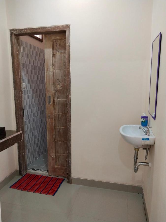 Lidah Lokal Guest House Singaraja Экстерьер фото